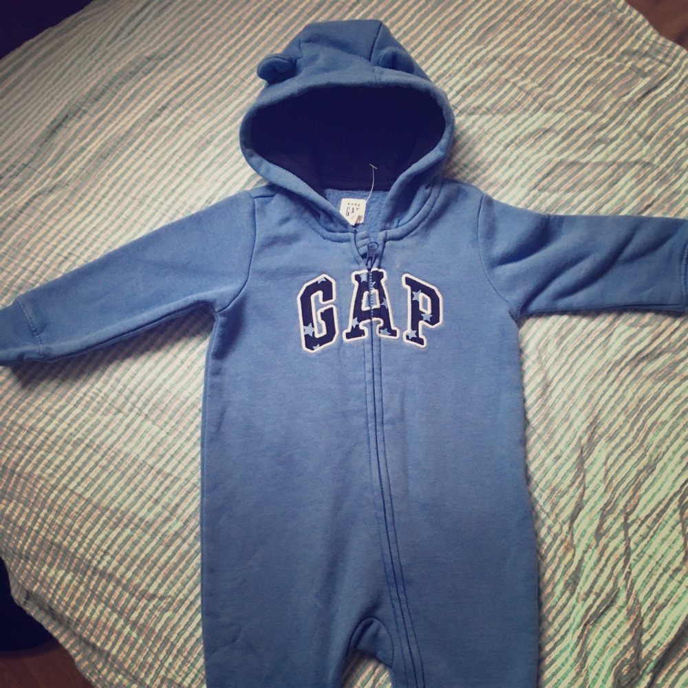 Baby Gap sleeper? 1 piece